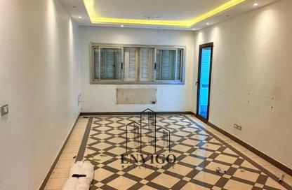 Apartment - 3 Bedrooms - 1 Bathroom for rent in Makram Ebeid St. - 6th Zone - Nasr City - Cairo