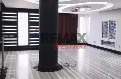 فيلا - 5 غرف نوم - 5 حمامات للبيع في فيلدج ويست - كمبوندات الشيخ زايد - الشيخ زايد - الجيزة