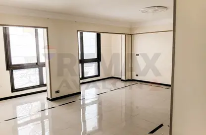 شقة - 3 غرف نوم - 2 حمامات للبيع في شارع الفتح - سموحة - حي شرق - الاسكندرية