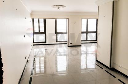 Apartment - 3 Bedrooms - 2 Bathrooms for sale in Al Fath St. - Smouha - Hay Sharq - Alexandria