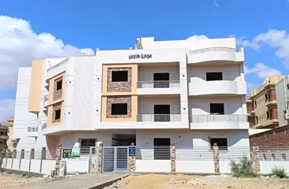 شقة - 3 غرف نوم - 2 حمامات للبيع في المجاورة الثانية - الحي الثالث شرق - مدينة الشروق - القاهرة