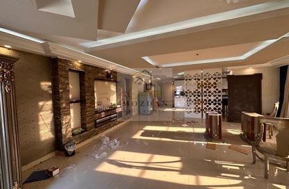 Apartment - 3 Bedrooms - 2 Bathrooms for sale in Eighth Sector - Zahraa El Maadi - Hay El Maadi - Cairo