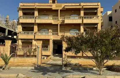 شقة - 3 غرف نوم - 3 حمامات للبيع في المجاورة الرابعة - الحي الرابع غرب - مدينة الشروق - القاهرة