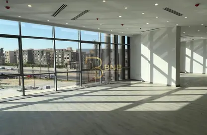 مساحات مكتبية - 5 غرف نوم - 2 حمامات للايجار في شارع التسعين الجنوبي - التجمع الخامس - مدينة القاهرة الجديدة - القاهرة