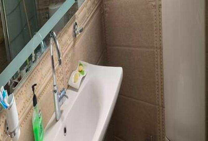 98274408 - Property Image 3