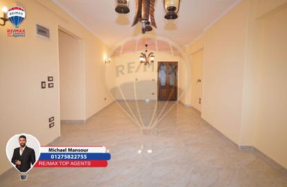 Apartment - 3 Bedrooms - 1 Bathroom for rent in El Mandara - Hay Than El Montazah - Alexandria