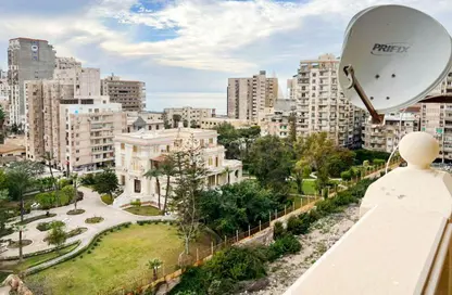شقة - 3 غرف نوم - 2 حمامات للايجار في سابا باشا - حي شرق - الاسكندرية