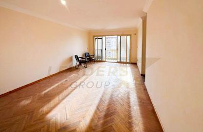 Apartment - 3 Bedrooms - 2 Bathrooms for rent in Saba Basha - Hay Sharq - Alexandria