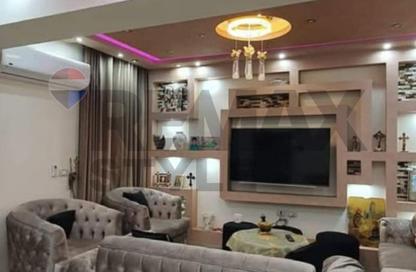 Apartment - 3 Bedrooms - 1 Bathroom for sale in Shobra - Hay Shobra - Cairo