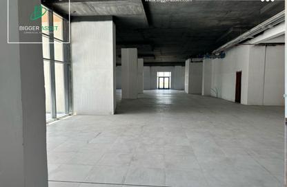 طابق كامل - استوديو - 6 حمامات للايجار في محور جمال عبد الناصر - التجمع الثالث - مدينة القاهرة الجديدة - القاهرة