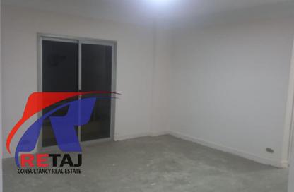 Apartment - 3 Bedrooms - 1 Bathroom for sale in Fareed Semeika St. - El Hegaz Square - El Nozha - Cairo