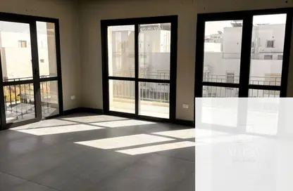 شقة - 3 غرف نوم - 3 حمامات للايجار في ذا كورت ياردز - كمبوندات الشيخ زايد - الشيخ زايد - الجيزة