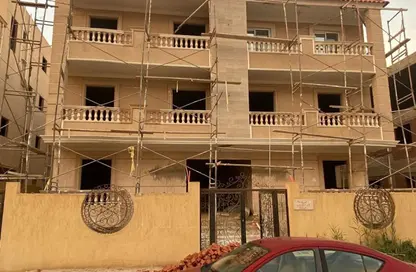 شقة - 3 غرف نوم - 3 حمامات للبيع في المجاورة الاولي - الحي الرابع غرب - مدينة الشروق - القاهرة