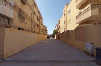 شقة - 2 غرف نوم - 2 حمامات للبيع في شارع عمر خورشيد - البنفسج 10 - البنفسج - مدينة القاهرة الجديدة - القاهرة