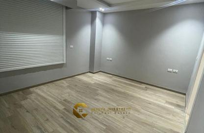 Apartment - 3 Bedrooms - 3 Bathrooms for rent in Village West - Sheikh Zayed Compounds - Sheikh Zayed City - Giza