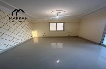 Apartment - 3 Bedrooms - 2 Bathrooms for sale in Salah Salem St. - Roxy - Heliopolis - Masr El Gedida - Cairo