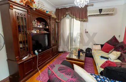 شقة - 4 غرف نوم - 1 حمام للبيع في جليم - حي شرق - الاسكندرية