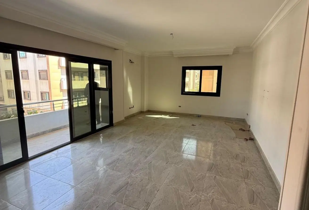 98281003 - Property Main Image