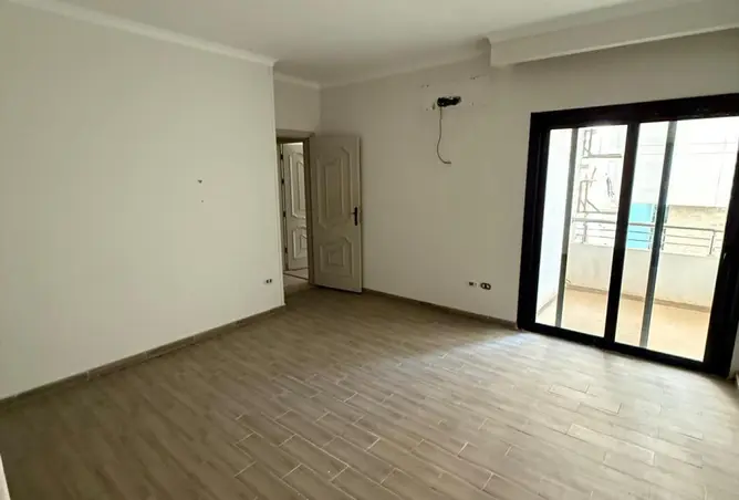 98281003 - Property Image 3
