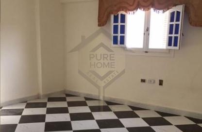 Apartment - 3 Bedrooms - 1 Bathroom for rent in Smouha Square - Smouha - Hay Sharq - Alexandria Apartment - 3 Bedrooms - 1 Bathroom for rent in Smouha Square - Smouha - Hay Sharq - Alexandria