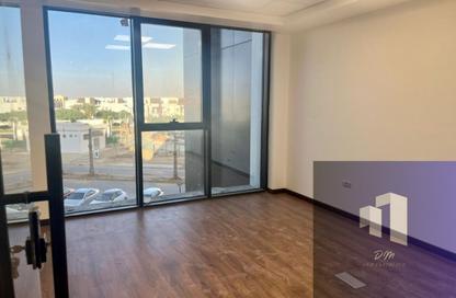 Office Space - 7 Bedrooms - 2 Bathrooms for rent in Hyde Park Business District Mall - South Teseen St. - The 5th Settlement - New Cairo City - Cairo