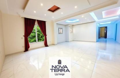 Apartment - 3 Bedrooms - 2 Bathrooms for sale in 5th District - Sheikh Zayed City - Giza