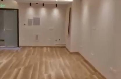Office Space - Studio for rent in Hyde Park Central - The 6th Settlement - New Cairo City - Cairo