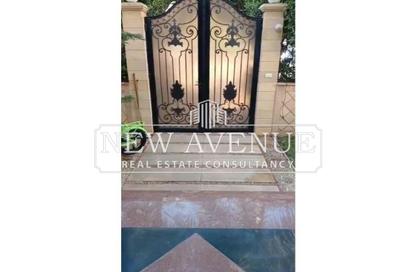 Townhouse - 6 Bedrooms - 4 Bathrooms for sale in Al Nakheel - El Shorouk Compounds - Shorouk City - Cairo