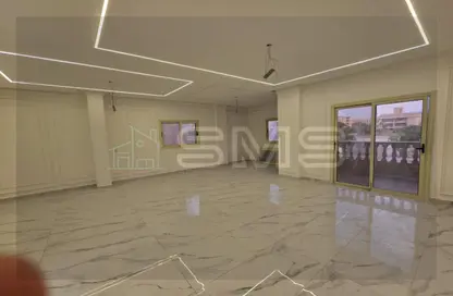 Apartment - 3 Bedrooms - 2 Bathrooms for sale in Al Narges 2 - Al Narges - New Cairo City - Cairo