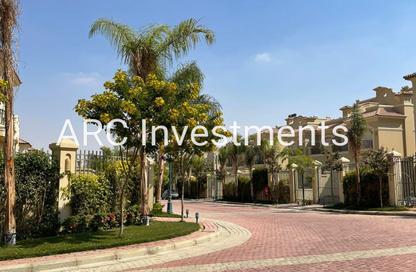 تاون هاوس - 5 غرف نوم - 3 حمامات للبيع في الباتيو 5 ايست - الباتيو - كمبوندات الشروق - مدينة الشروق - القاهرة