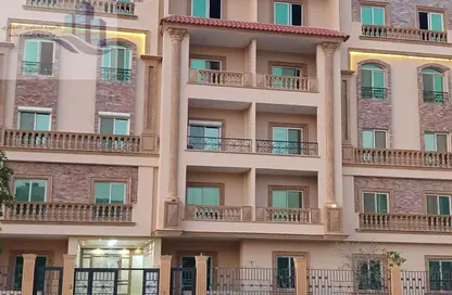 شقة - 4 غرف نوم - 3 حمامات للبيع في المجاورة الرابعة - المنطقة الخامسة - مدينة الشروق - القاهرة