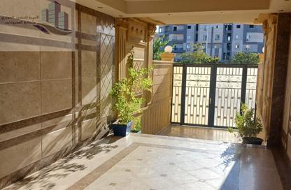 Apartment - 4 Bedrooms - 3 Bathrooms for sale in 4th Neighborhood - 5th Area - Shorouk City - Cairo