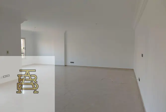 102901339 - Property Image 2