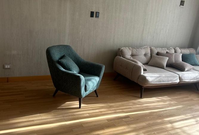 98831207 - Property Image 3