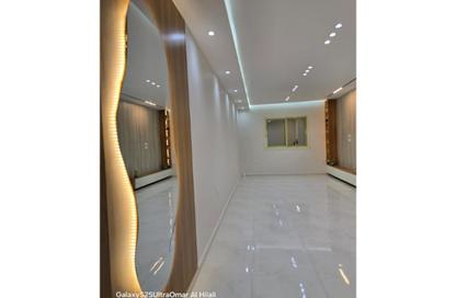 Apartment - 3 Bedrooms - 2 Bathrooms for sale in Gate 1 - Khofo - Hadayek El Ahram - Giza