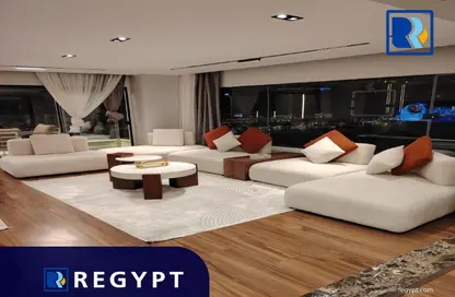 شقة - 4 غرف نوم - 3 حمامات للايجار في شارع احمد حشمت - الزمالك - القاهرة