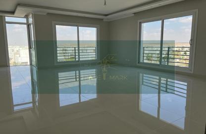 Apartment - 3 Bedrooms - 3 Bathrooms for rent in Garden Residence - Hyde Park - New Cairo City - Cairo