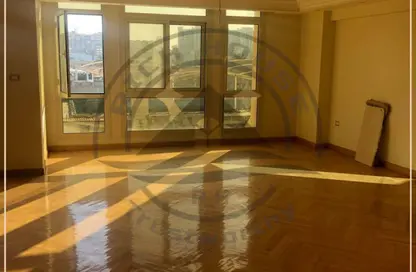 شقة - 3 غرف نوم - 2 حمامات للايجار في شارع مدخل شركة النقل والهندسة - سموحة - حي شرق - الاسكندرية