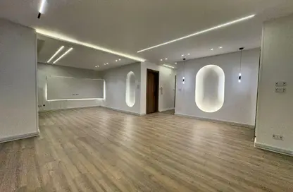 شقة - 3 غرف نوم - 2 حمامات للبيع في الرحاب المرحلة الرابعة - الرحاب - مدينة القاهرة الجديدة - القاهرة