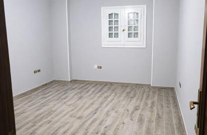 Apartment - 3 Bedrooms - 2 Bathrooms for rent in Aly Sharawy St. - Al Narges 5 - Al Narges - New Cairo City - Cairo