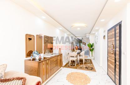 Duplex - 5 Bedrooms - 3 Bathrooms for sale in Mahmoud Al Essawy St. - Sidi Beshr - Hay Awal El Montazah - Alexandria