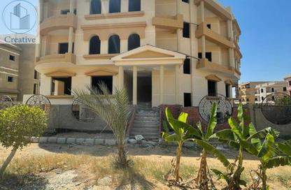 Villa - 1 Bedroom for sale in French University Square - City Center 1 - Shorouk City - Cairo