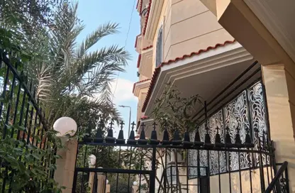 Apartment - 3 Bedrooms - 2 Bathrooms for sale in 2nd Neighborhood - 9th Area - Shorouk City - Cairo