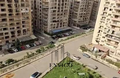 Apartment - 3 Bedrooms - 2 Bathrooms for sale in Dr Mohammed Al Nabawi Al Mohandes St. - Al Hadiqah Al Dawliyah - 7th District - Nasr City - Cairo