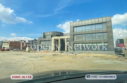 Whole Building - Studio - 2 Bathrooms for sale in Street 70 - District 1 - The 5th Settlement - New Cairo City - Cairo