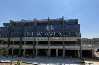 Retail - Studio - 5 Bathrooms for sale in Three Sixty - 5th Settlement Compounds - The 5th Settlement - New Cairo City - Cairo