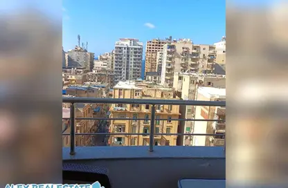 Apartment - 3 Bedrooms - 3 Bathrooms for rent in Ali Mostafa Mosharafa St. - El Shatby - Hay Wasat - Alexandria