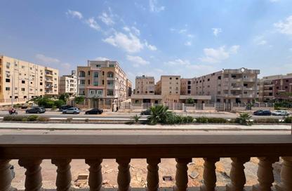 شقة - 4 غرف نوم - 3 حمامات للبيع في المجاورة الخامسة - الحي الثالث شرق - مدينة الشروق - القاهرة