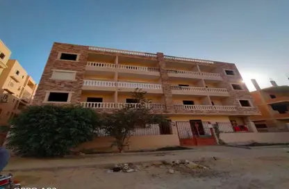 شقة - 3 غرف نوم - 1 حمام للبيع في المجاورة الرابعة - المنطقة الرابعة - مدينة الشروق - القاهرة