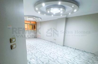 Apartment - 3 Bedrooms - 2 Bathrooms for rent in Al Nasr St. - Smouha - Hay Sharq - Alexandria